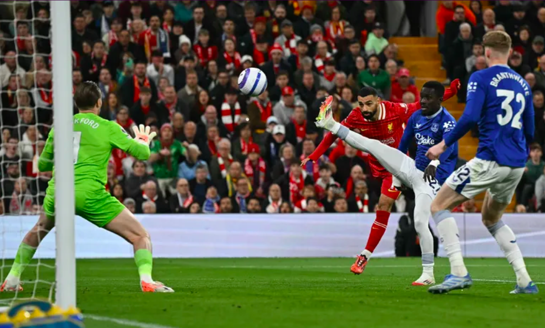 英超：利物浦1-0埃弗顿26轮不败 还剩8轮12分领跑 若塔一条龙破荒