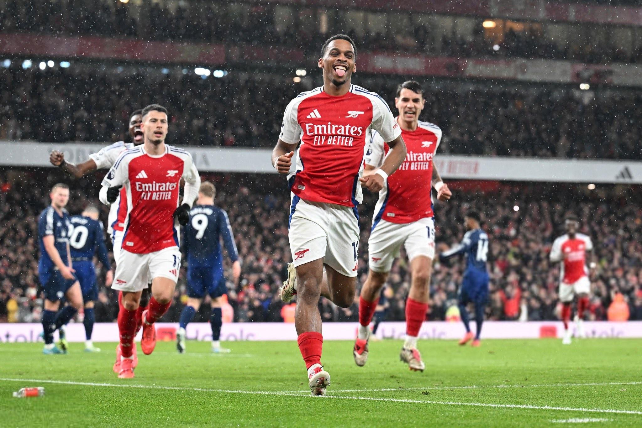 阿森纳登顶！最新FIFA俱乐部排名，巴萨稳居前五，皇马跌至第七