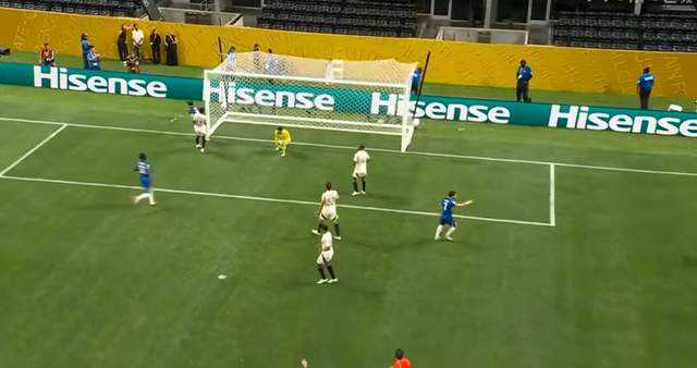 世俱杯2-0！阿根廷巨星握拳怒吼激情滑跪，孙兴慜前队友呆若木鸡