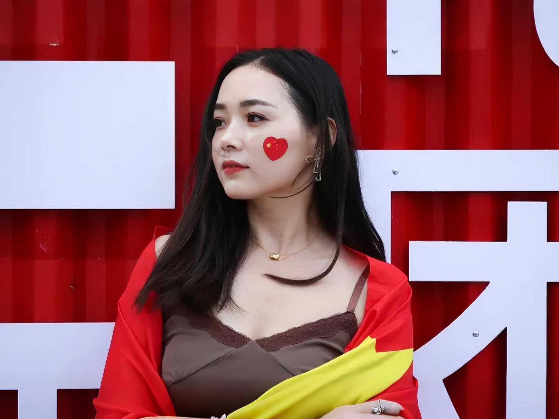 世俱杯多场比赛爆冷，上座率还不及苏超，意甲最美女主播再次走红