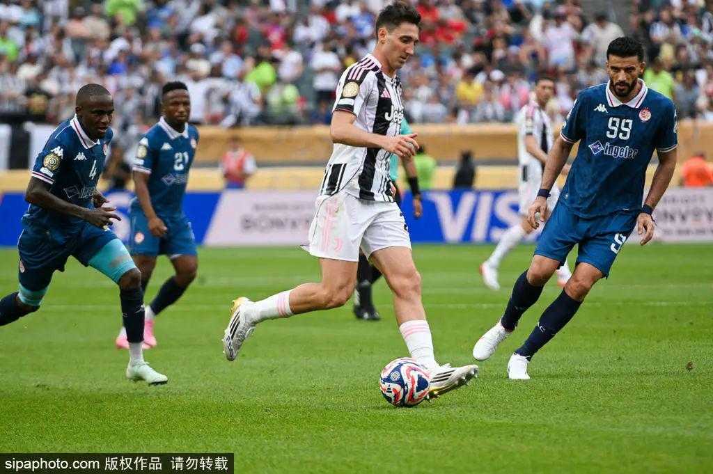 世俱杯-伊尔迪兹双响+造乌龙弗拉霍维奇点射 尤文4-1维达德