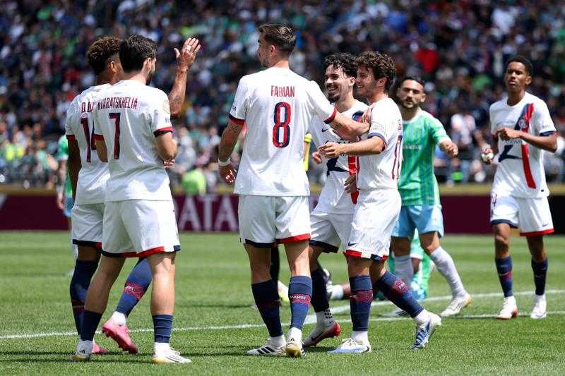 一场1-0为大巴黎送出神助攻！躺赢小组第一，马竞6分仍出局