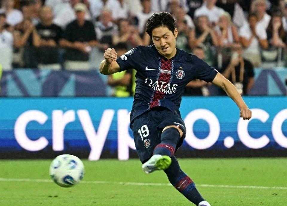 首位在欧超杯进球的亚洲球员！大巴黎应该向这位韩国拯救者道歉？