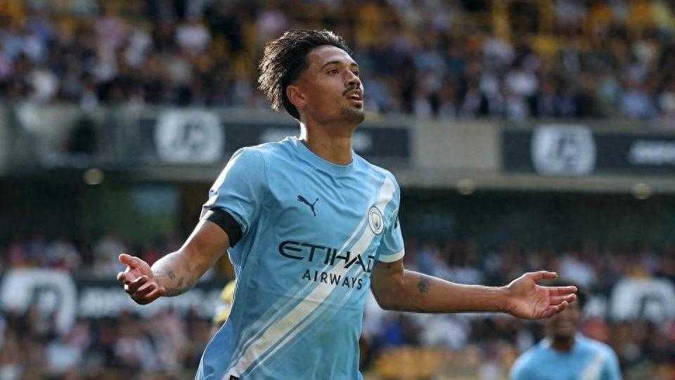 英超首轮：新援闪耀，曼城4-0大胜狼队