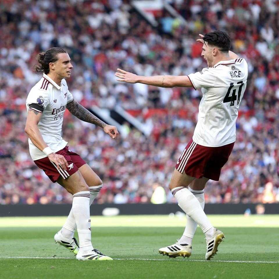 英超：阿森纳1-0曼联！铁卫争议破门，哲凯赖什谢什科首秀哑火