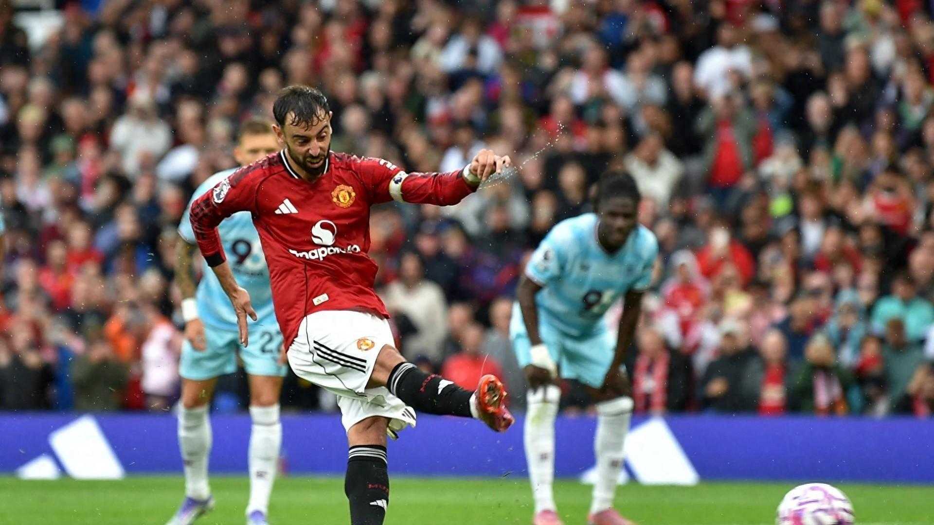 3-2！終于贏了，曼聯(lián)第97分鐘點(diǎn)球絕殺，全取三分