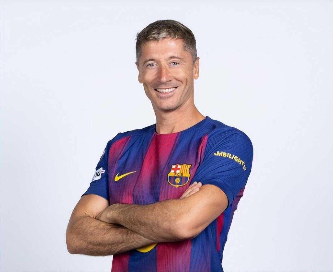 西媒曝巴薩將簽英格蘭第一中鋒，接班37歲萊萬，凱恩或告別拜仁